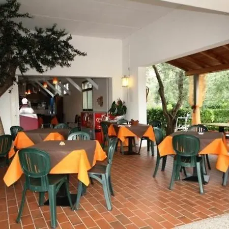 Dreizimmerwohnung In Villaggio Sanghen アパート マネルバ・デル・ガルダ
